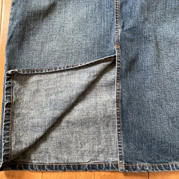 DKNY Women's Denim Skirt Sz 4 - Picture 4 of 10